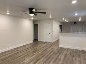 6033 Pentz Rd in Paradise, CA - Building Photo - Building Photo