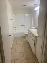 6008 Hill Dale Ct in Bakersfield, CA - Building Photo - Building Photo