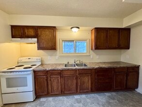 1062 Merton Ave in Akron, OH - Foto de edificio - Building Photo