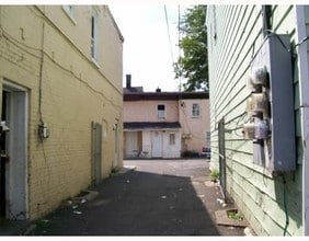 75-79 Broadway in Haverstraw, NY - Foto de edificio - Building Photo