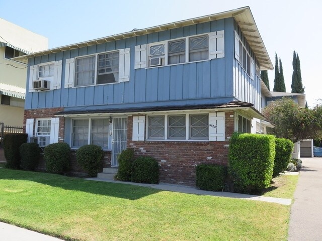 5662 Whitsett Ave in Valley Village, CA - Foto de edificio