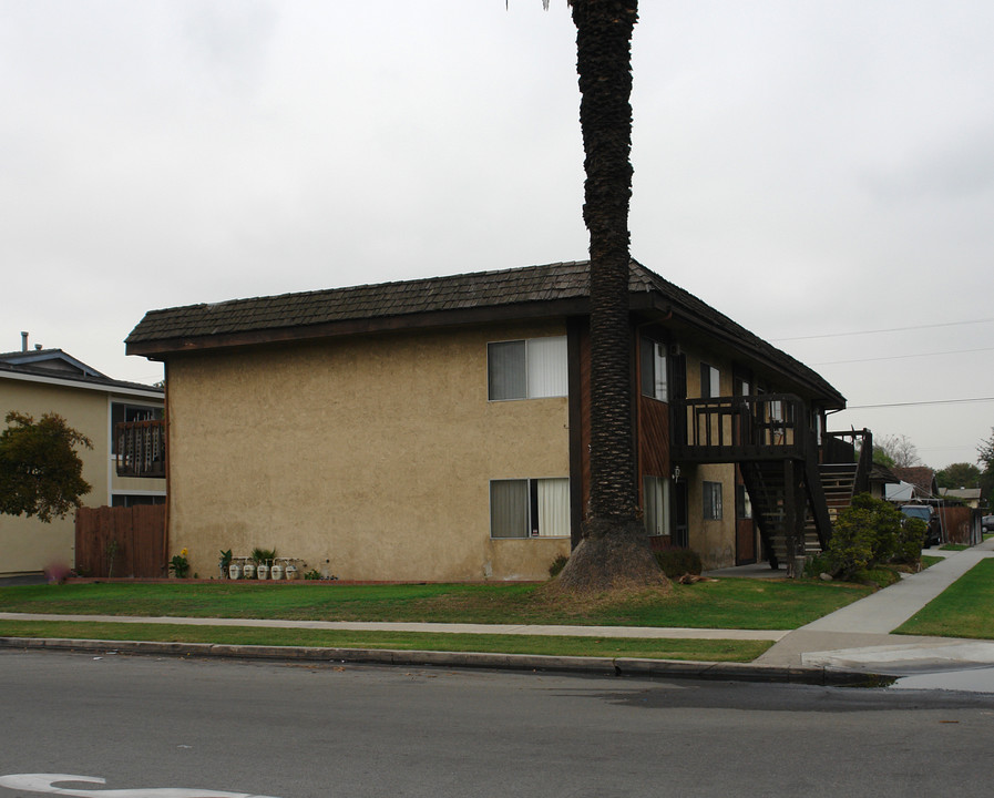 8081 Madison Ave in Midway City, CA - Building Photo