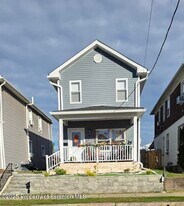 260 E Broad St in Nanticoke, PA - Building Photo