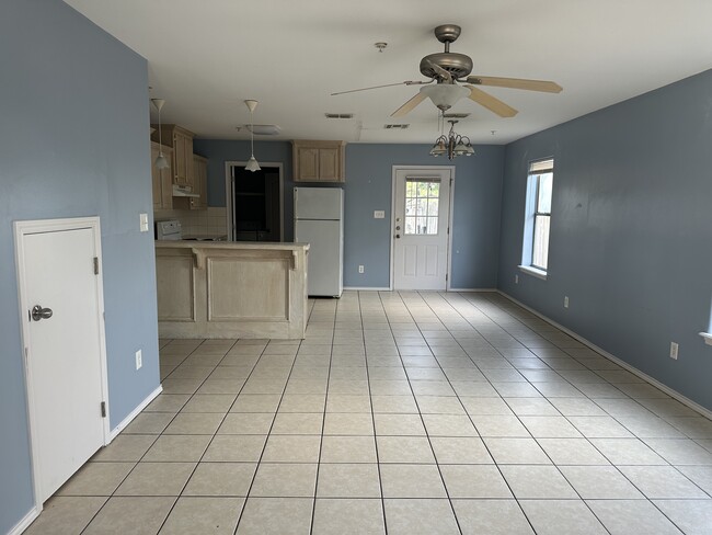 property at 1503 W Kiwi