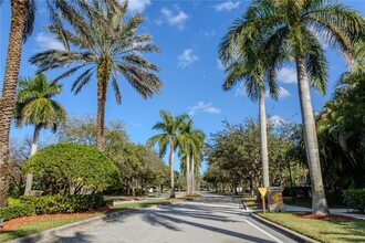 6565 Emerald Dunes Dr in West Palm Beach, FL - Building Photo - Building Photo