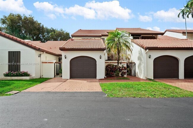 9340 NW 48th Doral Terrace in Doral, FL - Building Photo - Building Photo