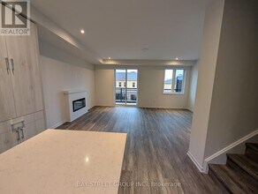 23 Helmkay Ave in Richmond Hill, ON - Building Photo - Building Photo