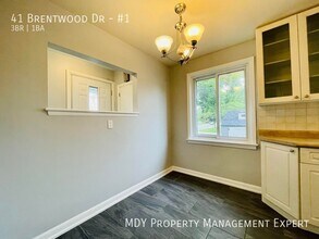 41 Brentwood Dr in Hamilton, ON - Building Photo - Building Photo