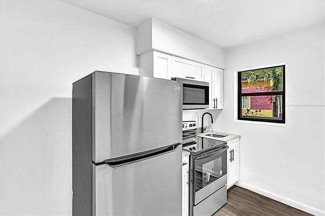 1027 SW 3rd St in Miami, FL - Building Photo - Building Photo