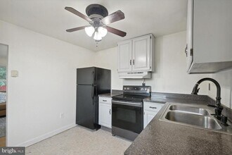 18390 Silcott Springs Rd in Purcellville, VA - Building Photo - Building Photo