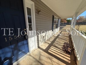 1550 Pecan Ln in Kernersville, NC - Building Photo - Building Photo
