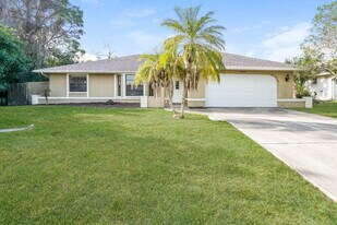 15153 Buswell Ave in Port Charlotte, FL - Building Photo