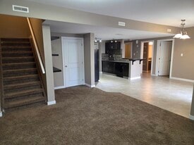 189 Silkstone Rd W in Lethbridge, AB - Building Photo