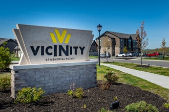 Vicinity at Memorial Pointe in Southgate, KY - Foto de edificio - Building Photo