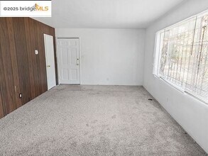 3562 Seminary Ave in Oakland, CA - Building Photo - Building Photo