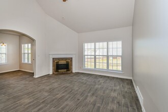 5567 Queens Ring Cove in Memphis, TN - Building Photo - Building Photo