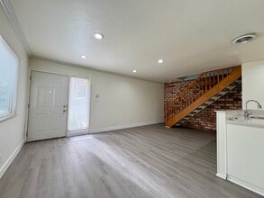 9029 Casals St in Sacramento, CA - Building Photo - Building Photo