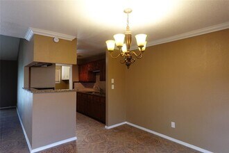 6314 Sandy Oaks Dr in Houston, TX - Building Photo - Building Photo