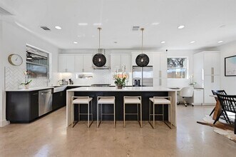 611 Jewell St in Austin, TX - Building Photo - Building Photo