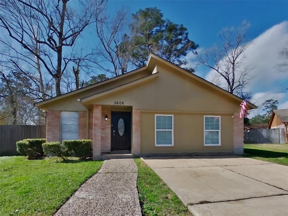 3606 Hampstead Ct in Huffman, TX - Building Photo