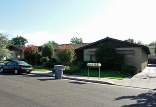 West Winds Apartments in Clovis, CA - Building Photo - Building Photo