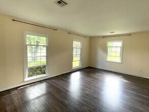 845 Colvin Ct in Herndon, VA - Building Photo - Building Photo