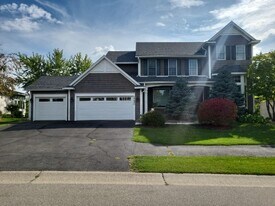 18605 Overland Trail in Eden Prairie, MN - Building Photo