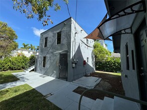 203 SW 10th Ave in Miami, FL - Building Photo - Building Photo