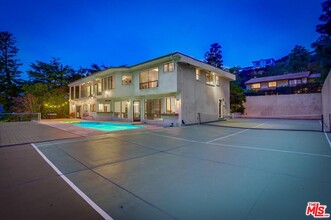 7962 Oceanus Dr in Los Angeles, CA - Building Photo - Building Photo