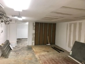 113-115 E 18th St in New York, NY - Building Photo - Building Photo
