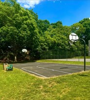 600 Reusens Rd in Lynchburg, VA - Building Photo