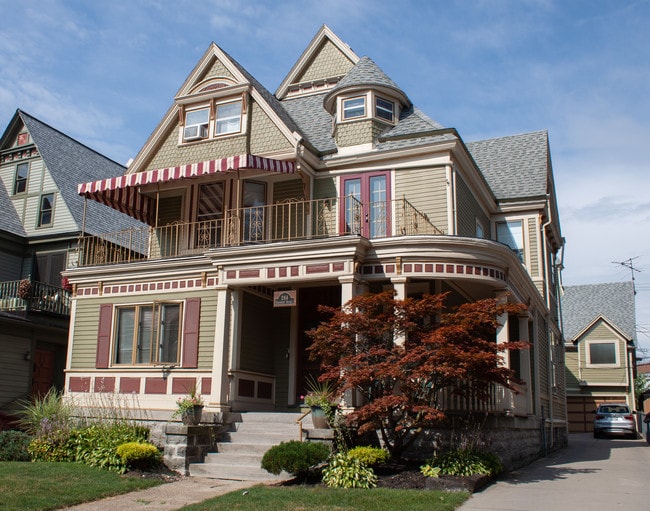 284 Richmond Ave, Unit 2