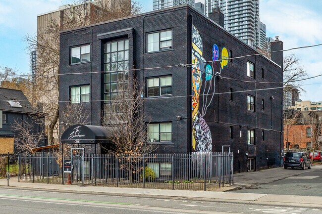 256-262 Sherbourne St. in Toronto, ON - Building Photo - Primary Photo