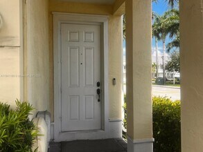 7480 NW 114th Path in Medley, FL - Building Photo - Building Photo