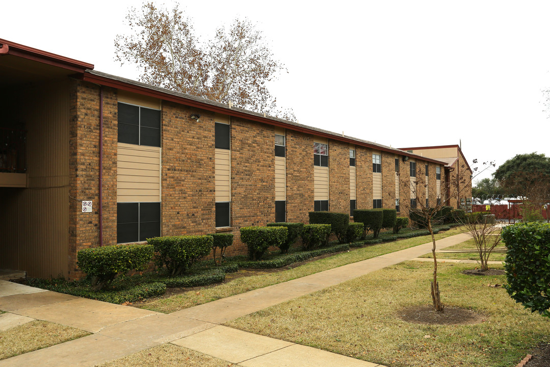 Sierra Ridge in Austin, TX - Building Photo