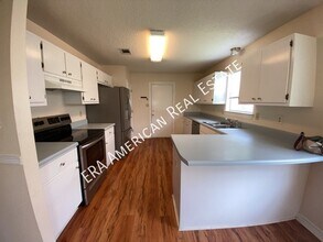 451 Chris Ln in Mary Esther, FL - Building Photo - Building Photo