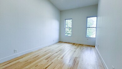182 Schaefer St in Brooklyn, NY - Building Photo - Building Photo