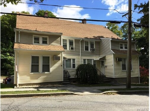 229 N State Rd in Briarcliff Manor, NY - Foto de edificio