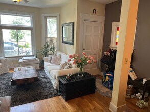 2013-15A N Newhall St in Milwaukee, WI - Building Photo - Building Photo
