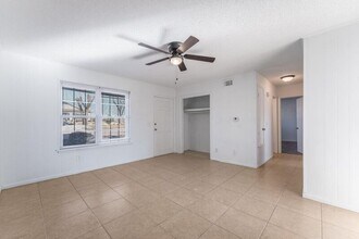 600 W Olive St in Rogers, AR - Building Photo - Building Photo