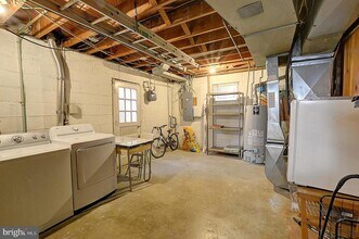 3605 Dundee Driveway in Chevy Chase, MD - Foto de edificio - Building Photo