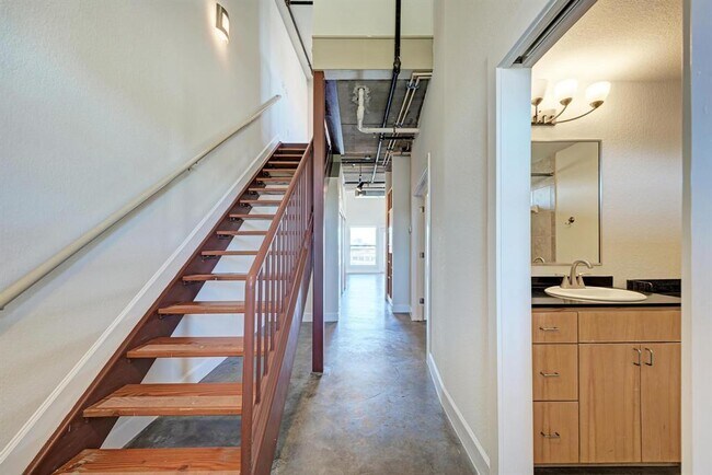 807 E 14th St in Austin, TX - Building Photo - Building Photo