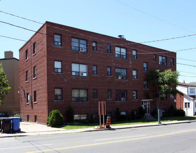 560 Oakwood Ave in Toronto, ON - Building Photo - Building Photo