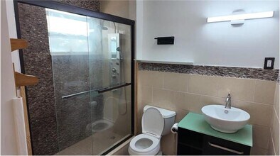 600 NW 38th Ct in Deerfield Beach, FL - Building Photo - Building Photo