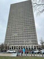 6700 S South Shore Dr in Chicago, IL - Building Photo