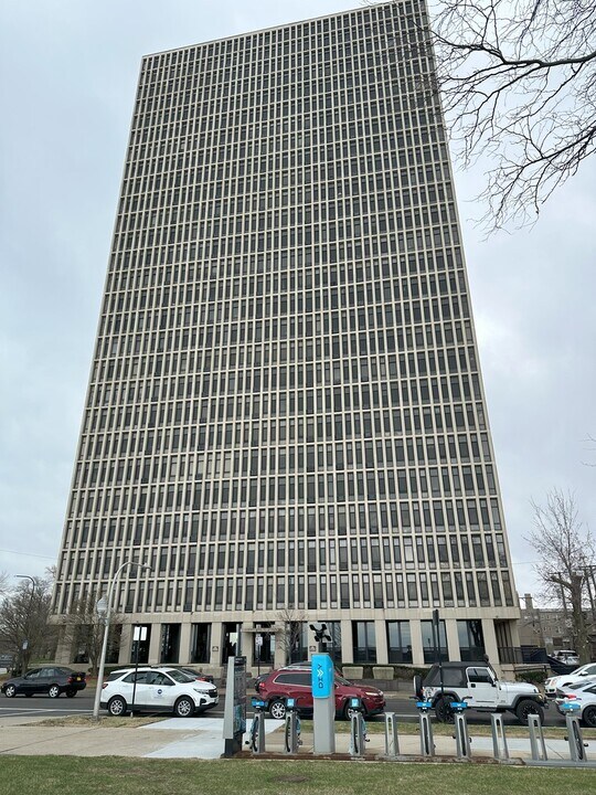 6700 S South Shore Dr in Chicago, IL - Building Photo