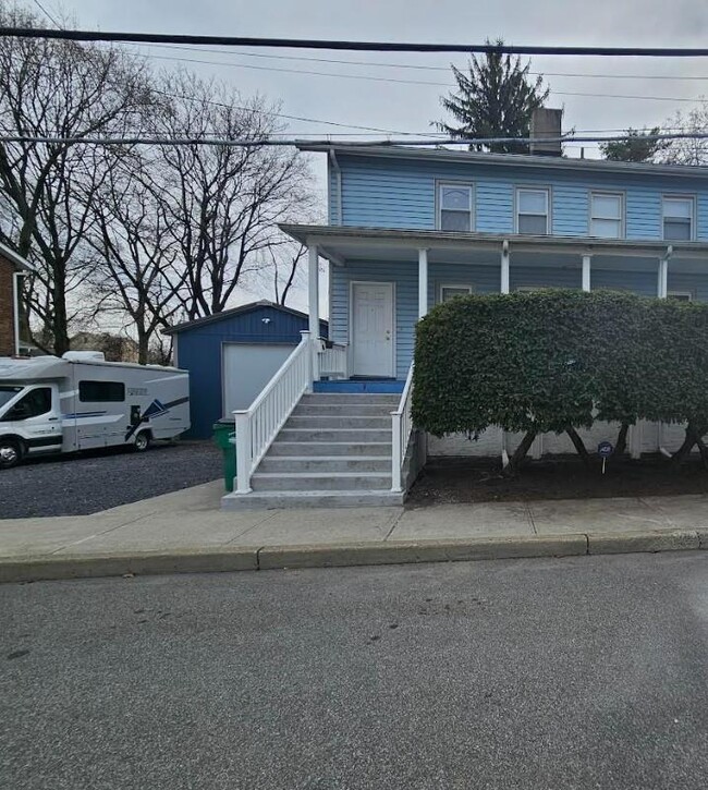 49 Beacon St in Beacon, NY - Building Photo - Building Photo