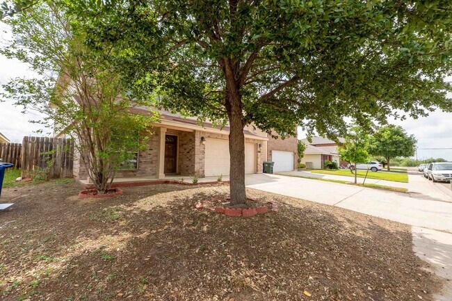 1919 Port Isabel Dr in Laredo, TX - Building Photo - Building Photo