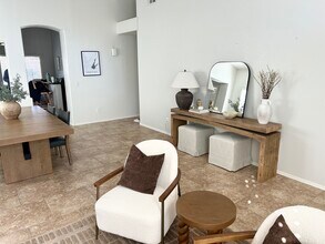 17040 N 43rd Pl in Phoenix, AZ - Building Photo - Building Photo