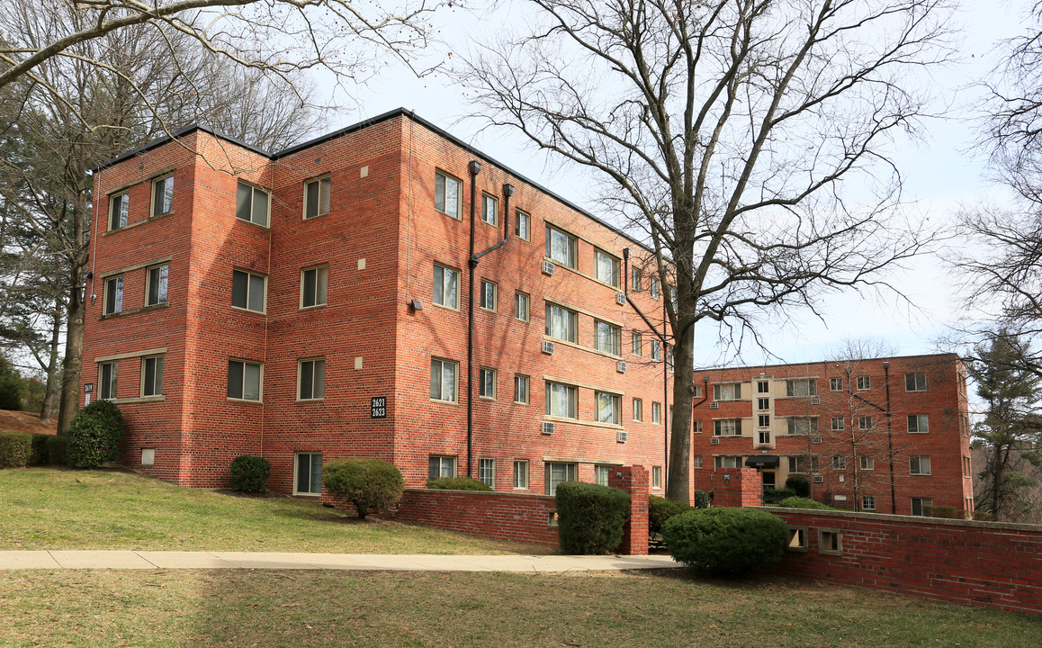 South Pointe Apartments in Temple Hills, MD - Foto de edificio